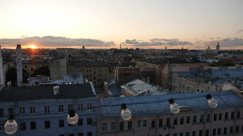 We stayed quite long on the roof enjoying the sunset...