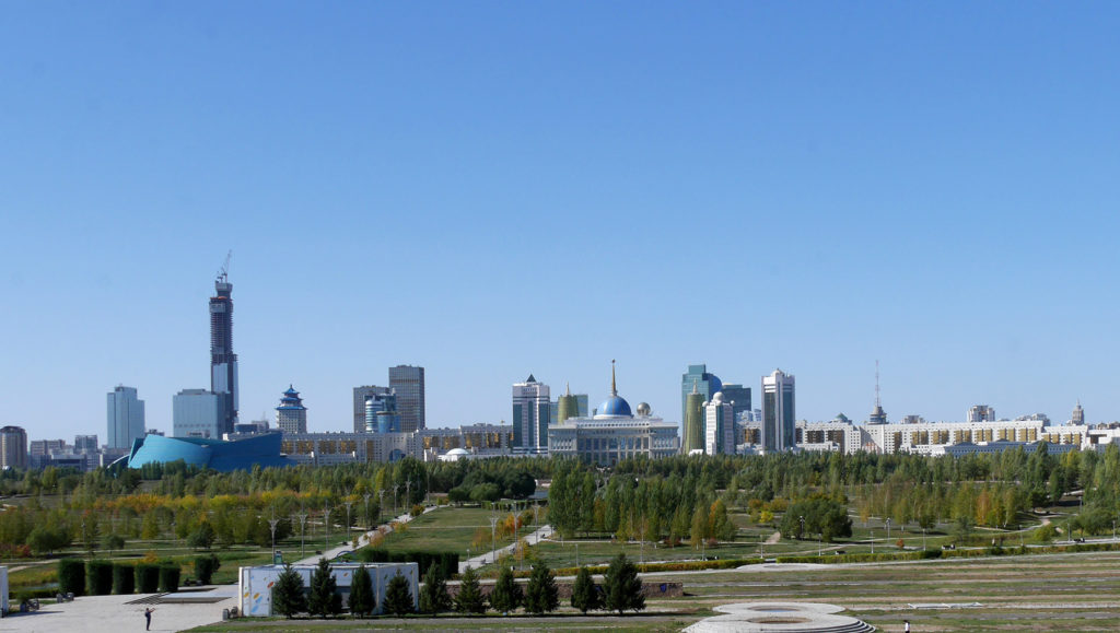 Die hohen Gebäude in Nur-Sultan