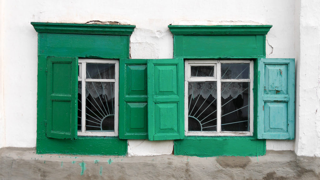 Beautiful green and turquoise seemed to be the most popular colors in Karakol