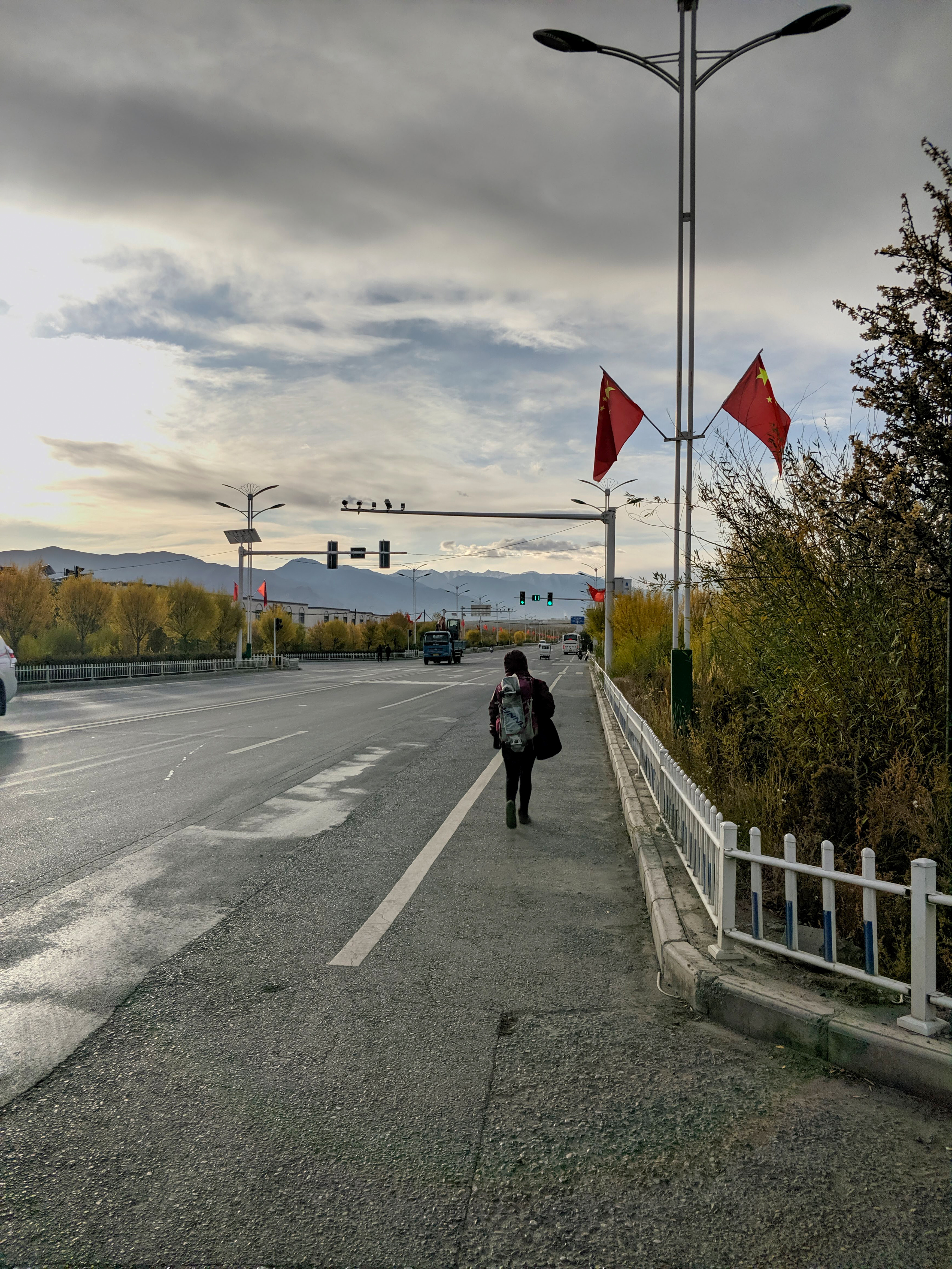 Am Weg zum Zollgebäude