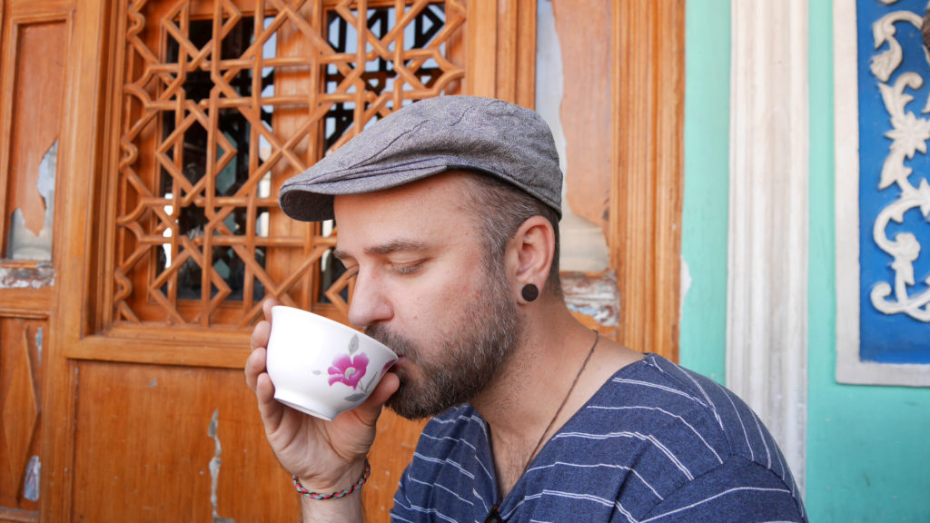 Seri drinking healthy tea