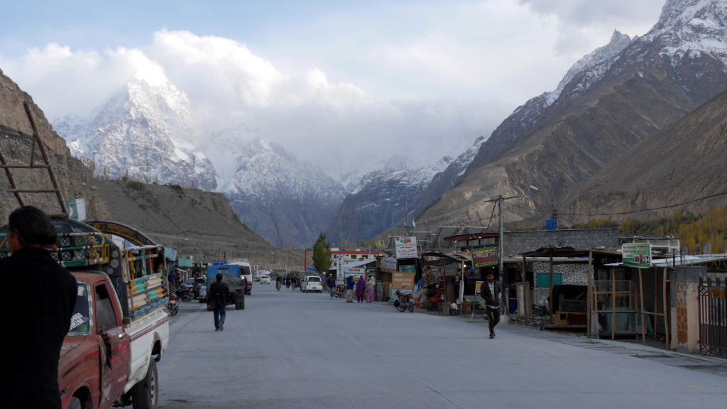 The main street of Sost