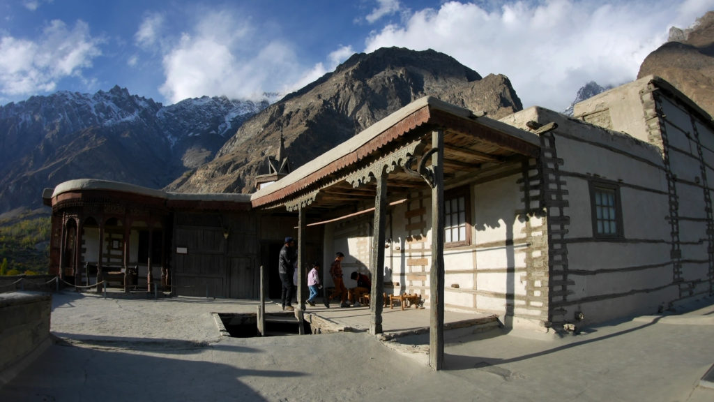 Am Dach des Baltit Forts