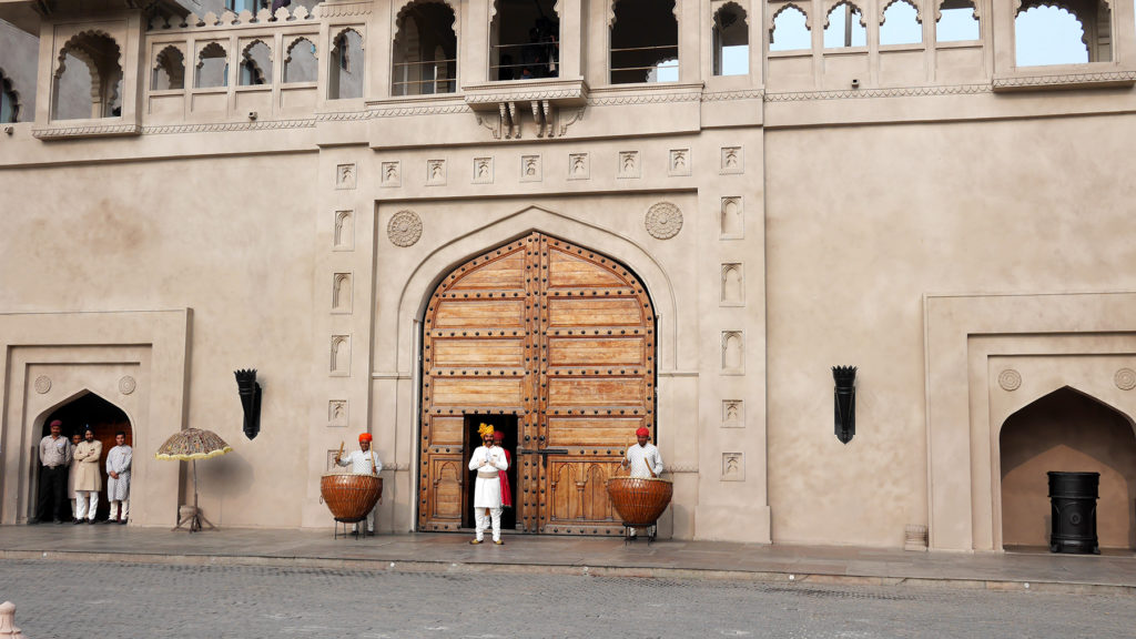 Königliche Begrüßung im Fairmont Jaipur