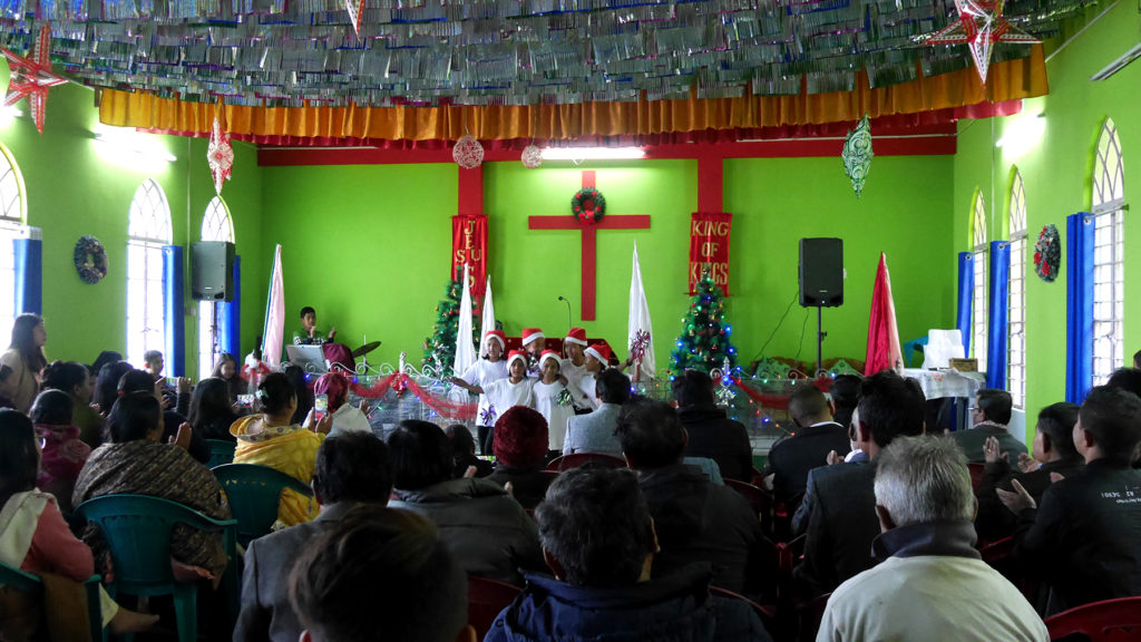 One of the kids‘ cheerful dance shows