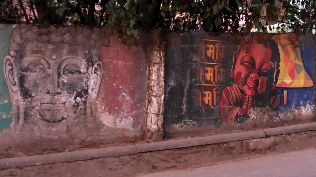Street Art in Gangtok, wo der Buddhismus eine der Hauptreligionen ist