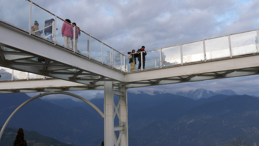 Der Sky Walk nicht hoch - Einige Leute schienen dennoch aufgeregt zu sein