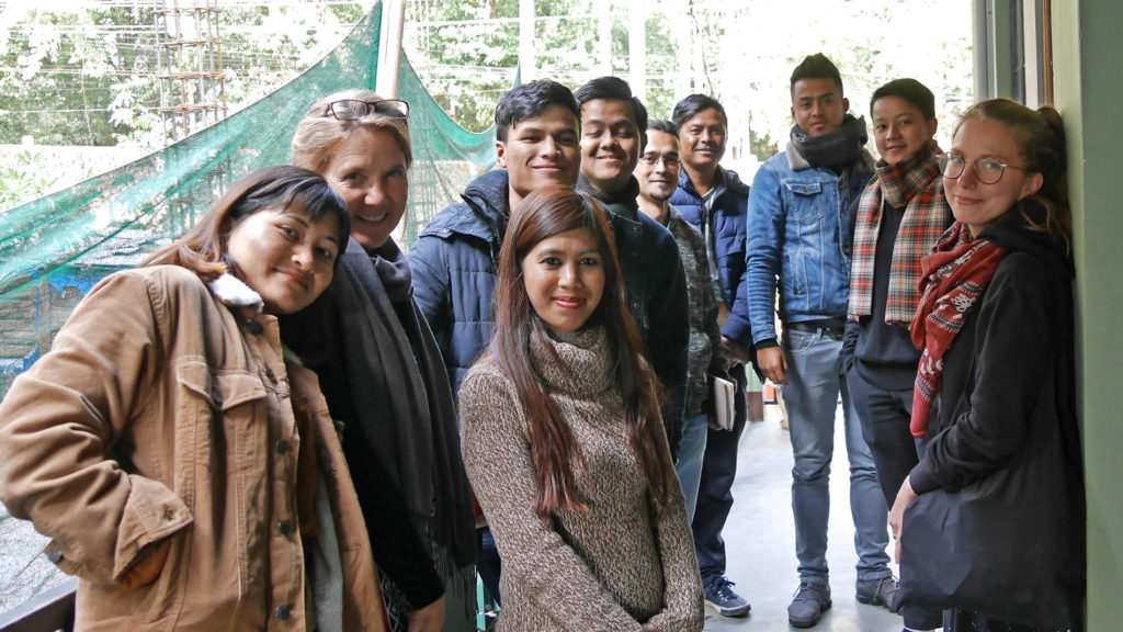 Das Team von Muezart (mit Johanna) in Shillong