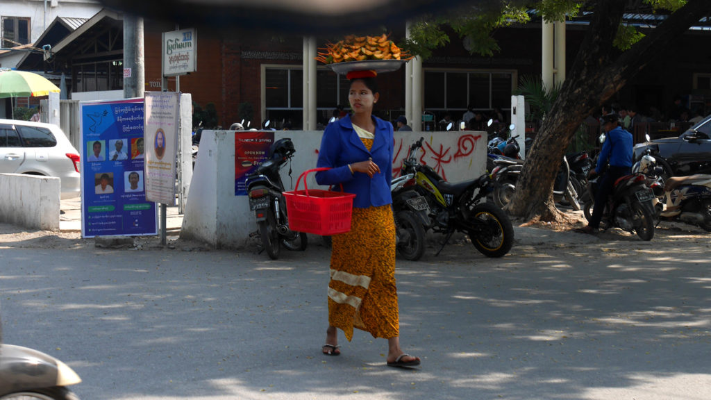 Ein Obsthändler in Mandalay