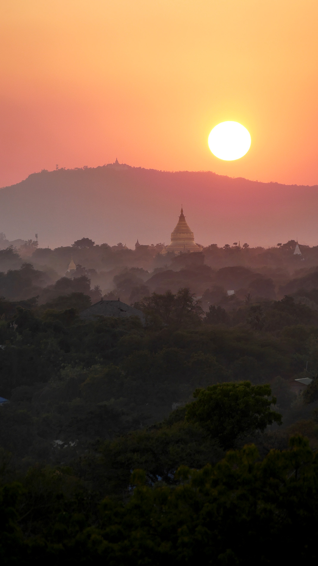 ...and the famous Bagan sunset, as well