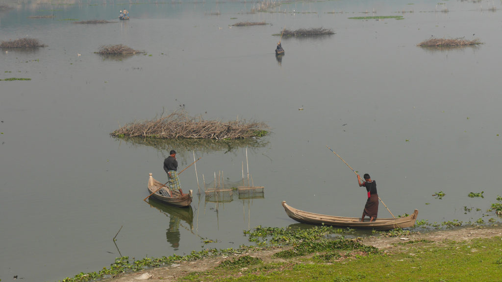 Fishermen on the lake