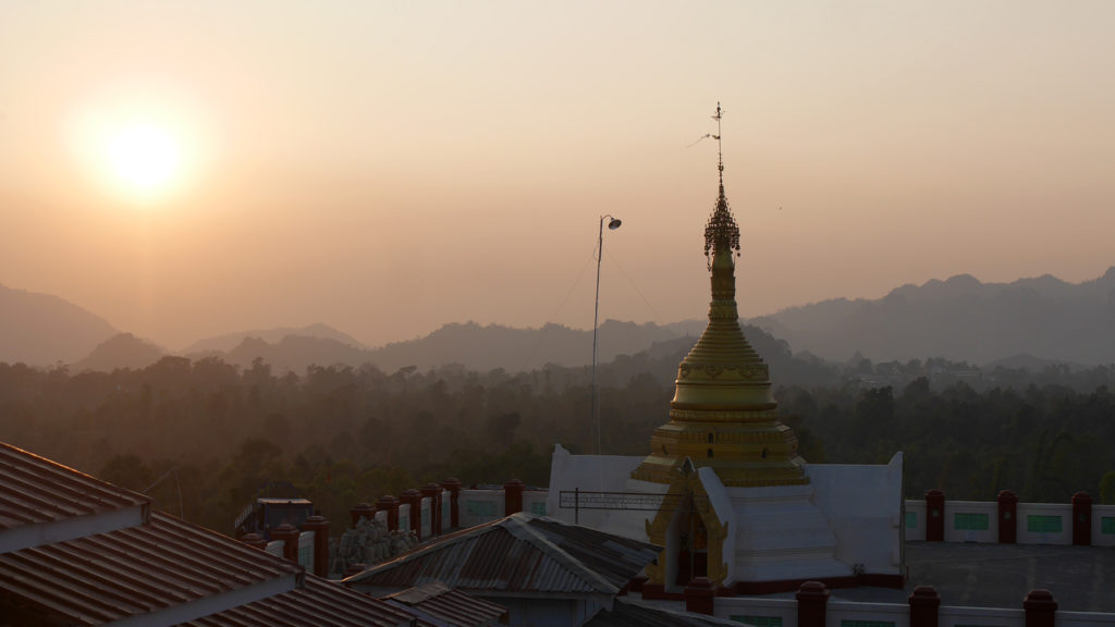 Shwe Pwint Lin Pagoda