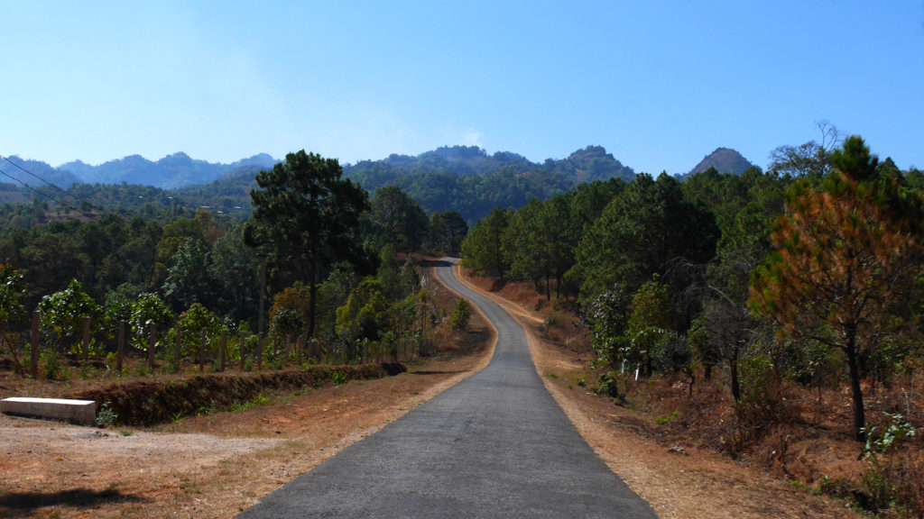 Off to the mountains we go! And the road seems to be almost freshly paved!