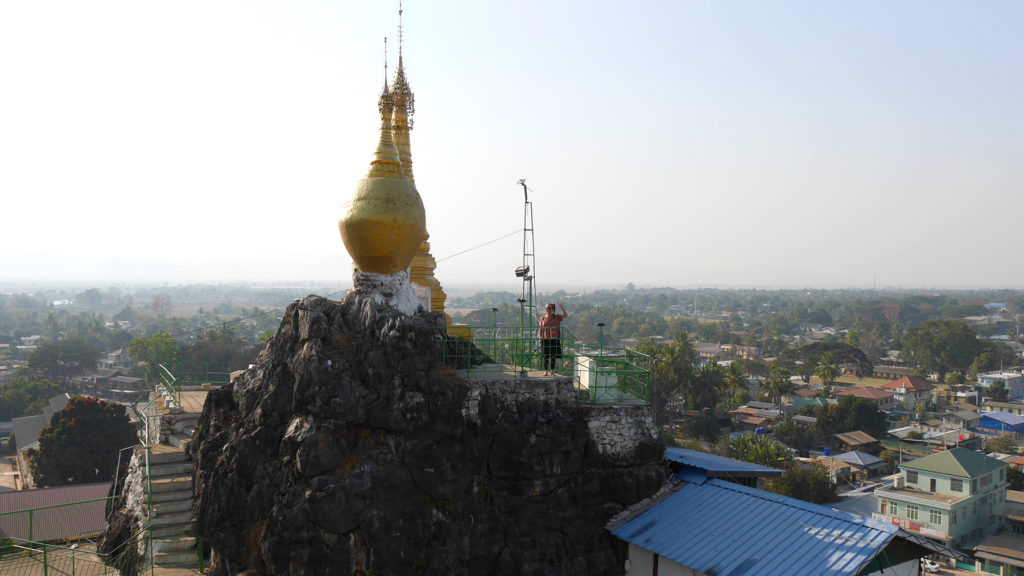 Johanna über der Stadt Loikaw