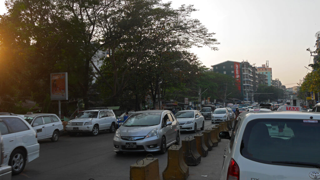 Yangonin liikennettä