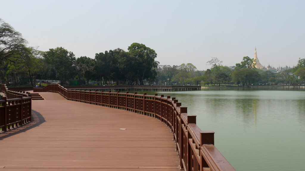 Long wooden bridges were crossing the lake