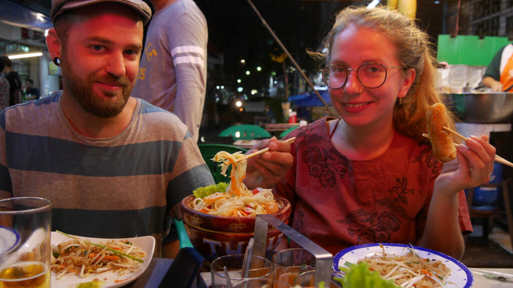 Papaya salad, Pad Thai and spring rolls